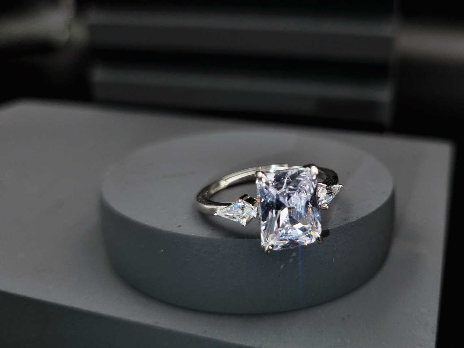 SQUARE STATEMENT DIAMOND RING